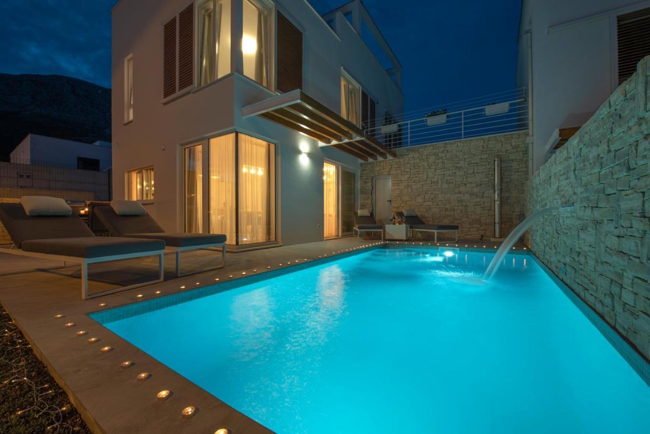 Sunny Bo Villa With A Heated Pool And Rooftop Jacuzzi Kaštela Exterior foto