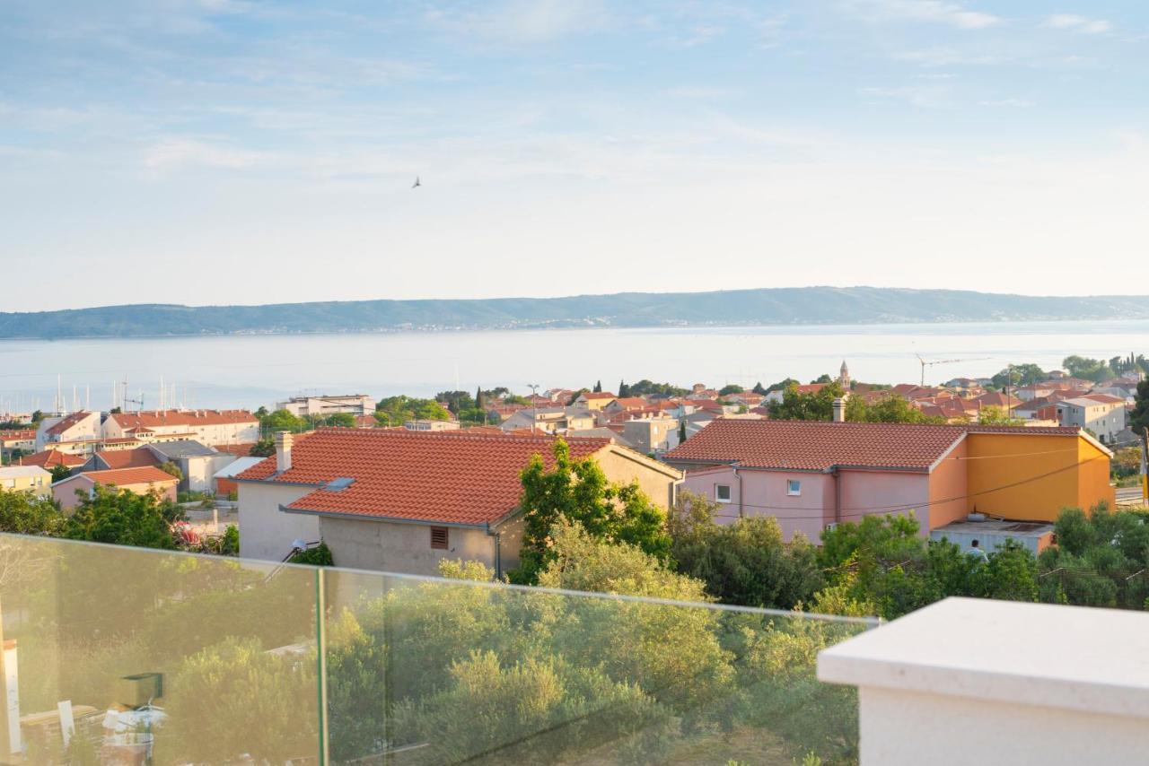 Sunny Bo Villa With A Heated Pool And Rooftop Jacuzzi Kaštela Exterior foto